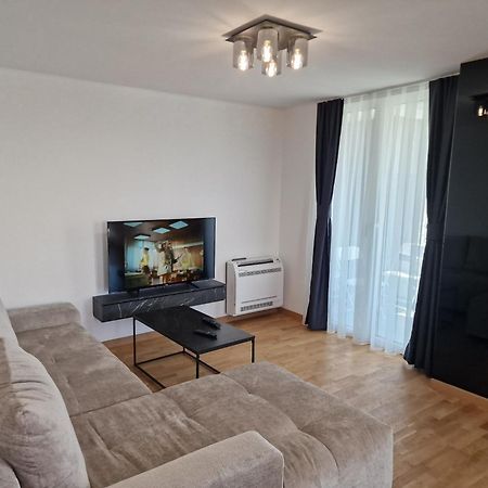 Petkov5Ki.Luxuryapartments Skopje Ruang foto